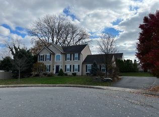 1340 Woodlawn St, Whitehall, PA 18052