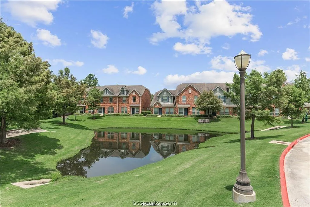4 bed, 1590 sqft, $1,750 — Photo 1