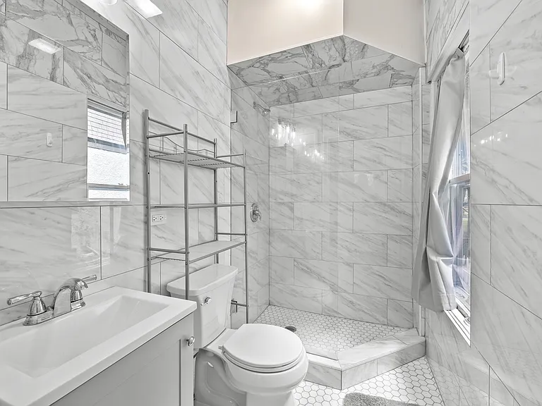 1906 Orrington Ave — Photo 16