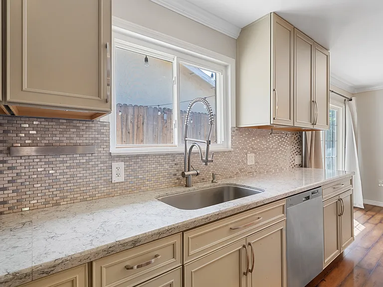2525 Indianapolis Ave — Photo 10