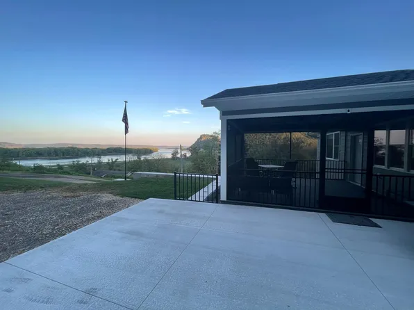 294 Wall St, Lansing, IA 52151