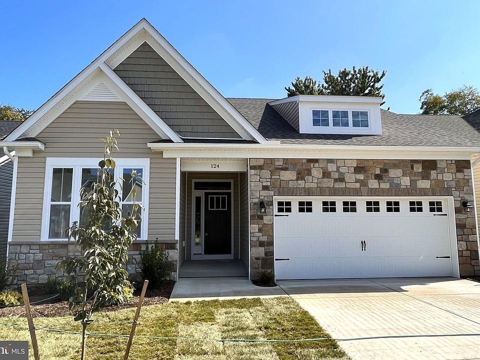 1st image of 124 Amberfield Ct