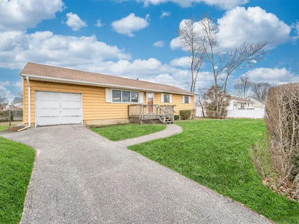 167 Cayuga Avenue, Deer Park, NY 11729