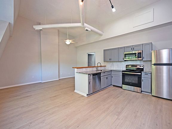 2nd image of 2228 Kemper Ln Unit 3