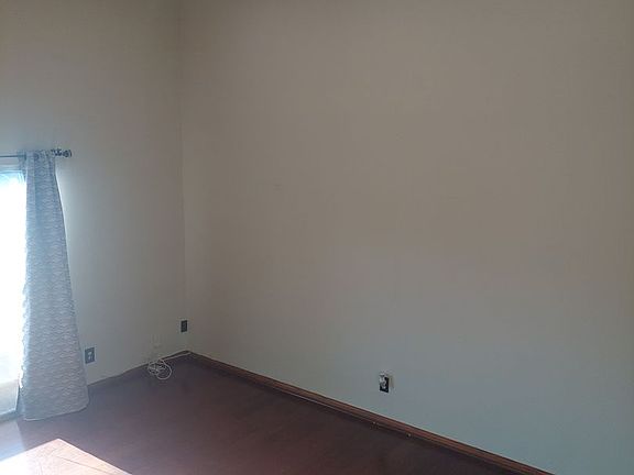 3rd image of 5500 Lindley Ave Unit 102