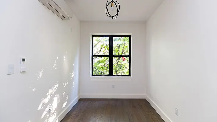 Rented by Nooklyn NYC LLC | media 9