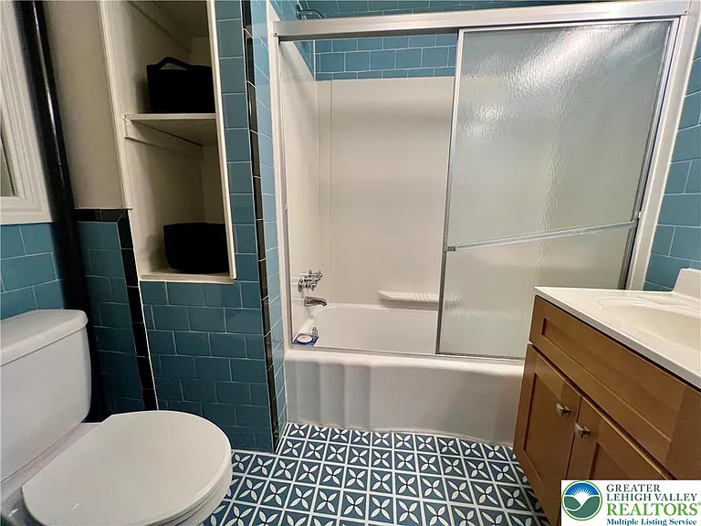 606 W Broad St #F — Photo 9