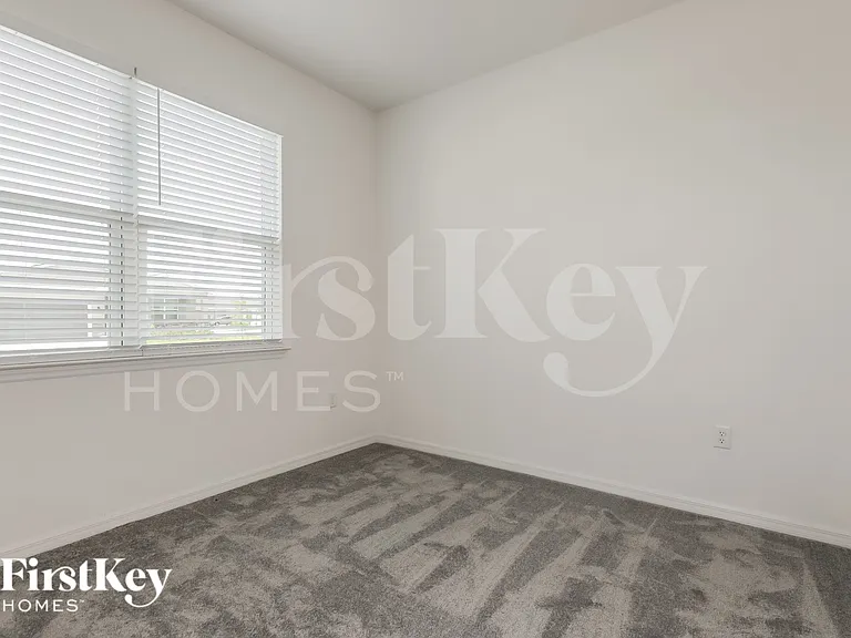 523 Crown Rose Dr — Photo 11