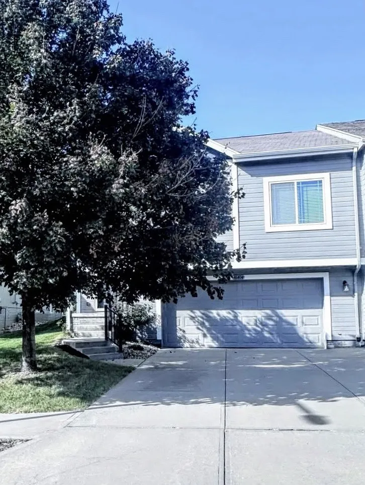 16404 Camden Ave — Photo 2