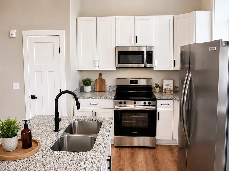 128 N Water Ave — Photo 7