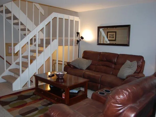 2922 Tree Swallow Rd, Roanoke, VA 24018