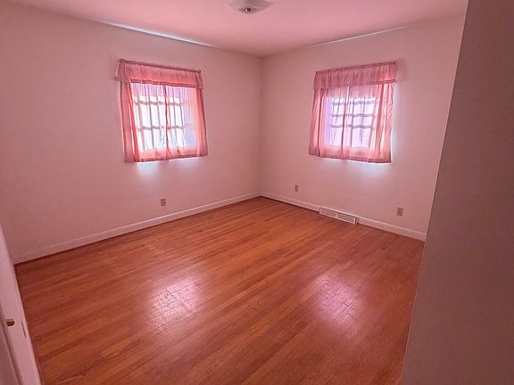 5th image of 514 Birchwood Dr