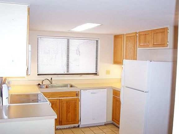 4th image of 1501 Marigold Way APT 301