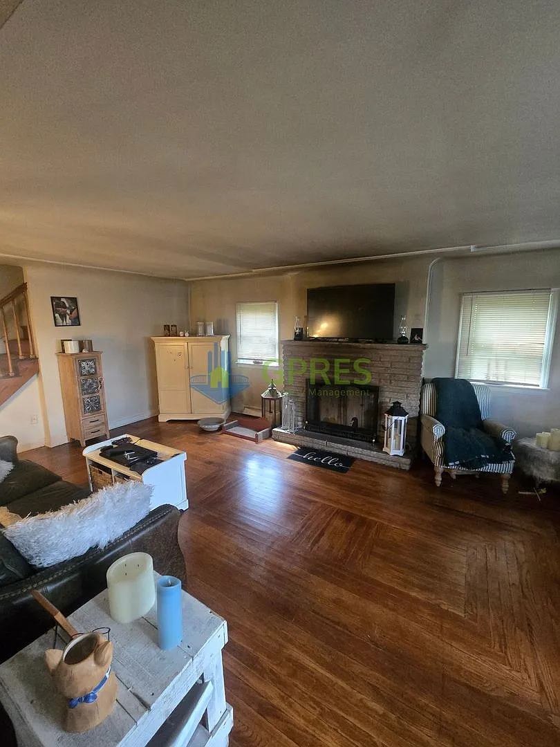 Spacious 2-story house 4-Bedroom house — Photo 3