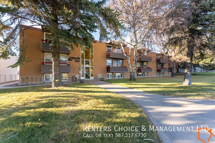 Building Photo - 210 Mayor Magrath Dr N #302