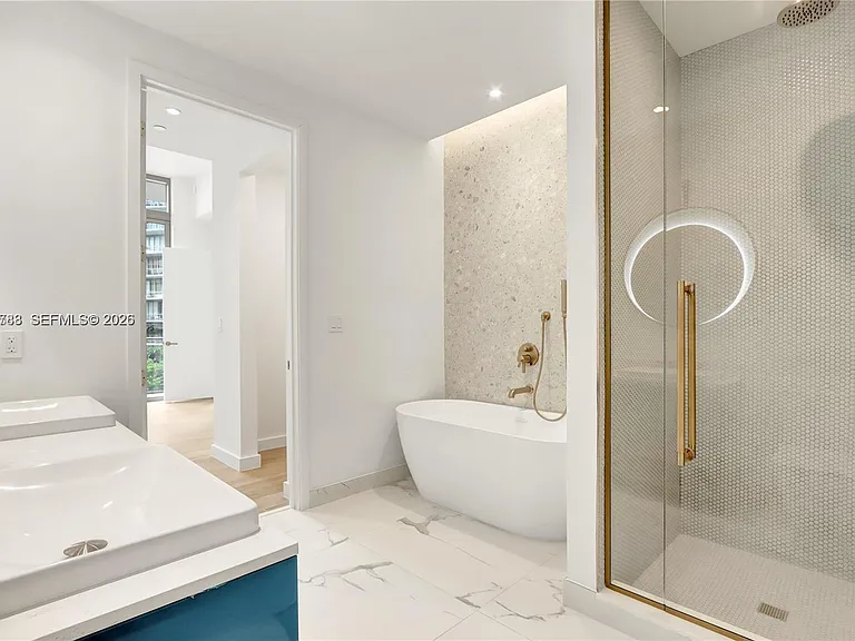 2655 S Bayshore Dr #403 — Photo 12