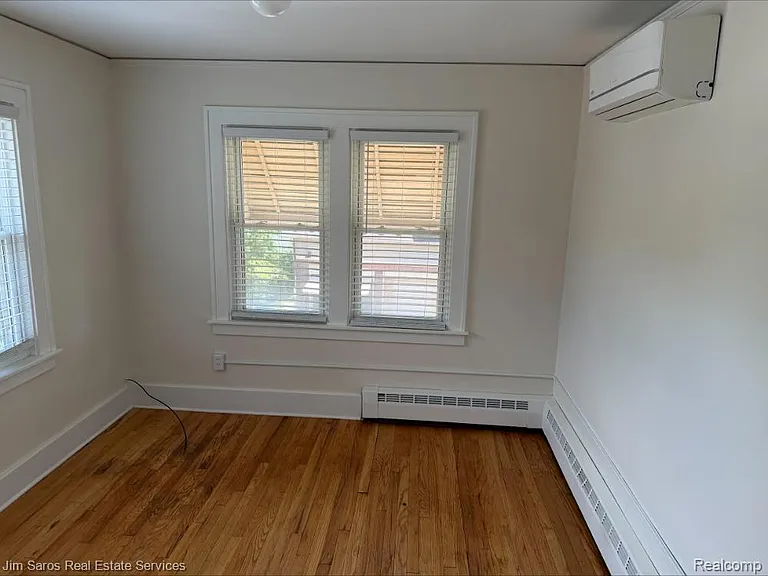 851 Saint Clair St #2 — Photo 8