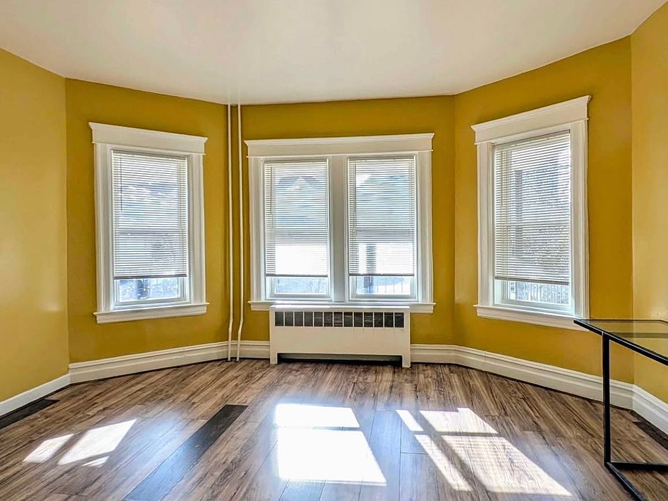 1st image of 209 S 13th Ave #2