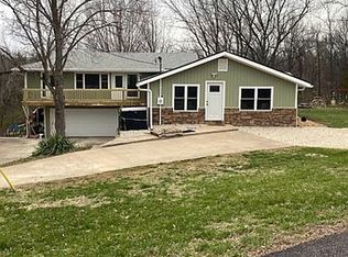 6399 S Old Village Rd, Columbia, MO 65203