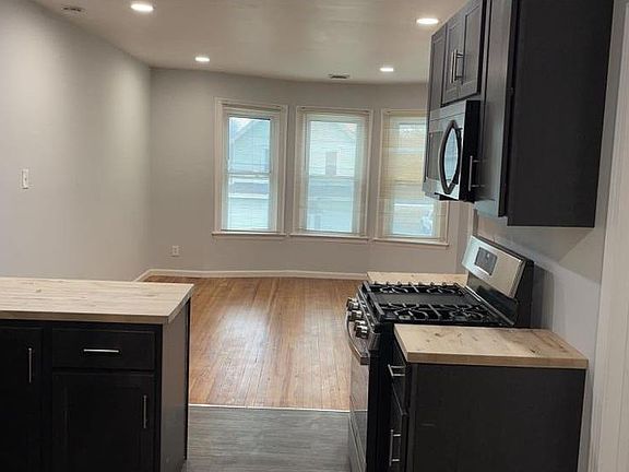 4th image of 250 Grote St APT 2