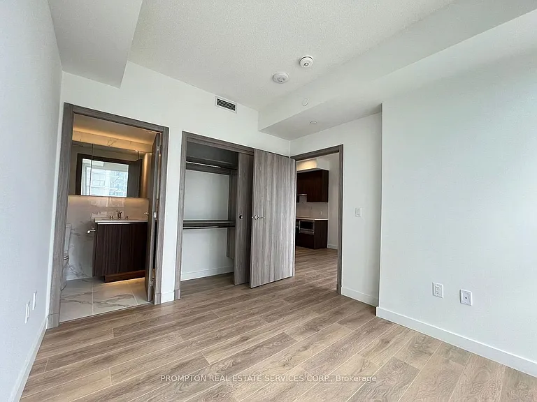 27 McMahon Dr #2012 — Photo 9
