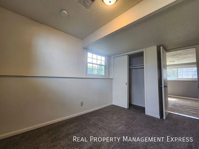 2800 W McClellan St #2 — Photo 9