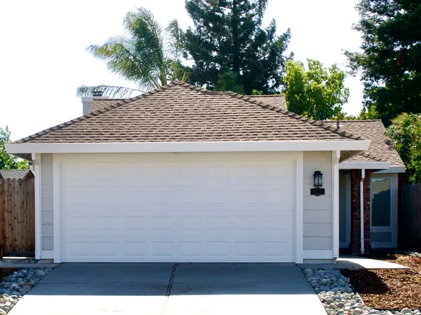 9320 Trenholm Dr, Elk Grove, CA 95758