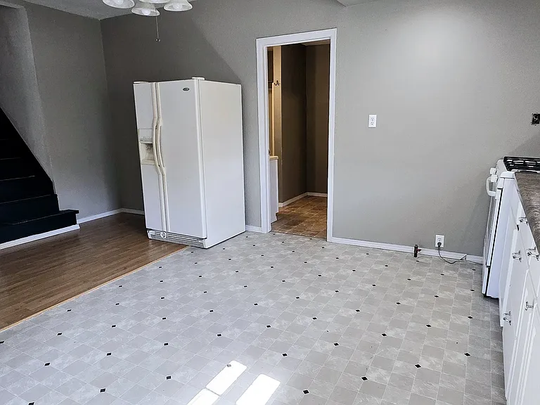 406 Saint Julian St — Photo 14