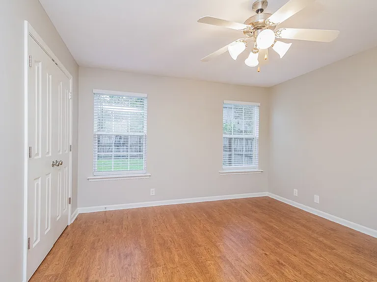 8856 Cressent Glen Ct — Photo 10