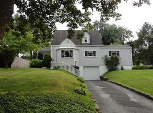 304 Ridgeview Dr, Dravosburg, PA 15034