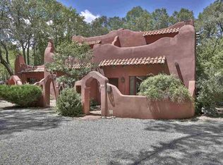 318 Burch St, Taos, NM 87571