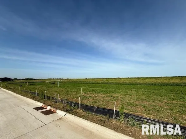 6940 Meghan Ave, Bettendorf, IA 52722