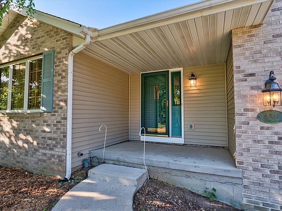 4th image of 450 Jenna Dr