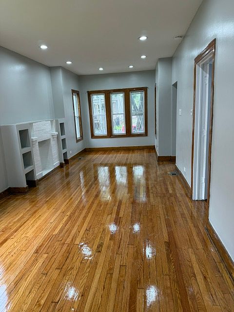 1st image of 6927 S Claremont Ave