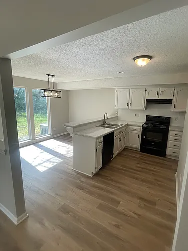 727 NE Swann Cir Photo 1
