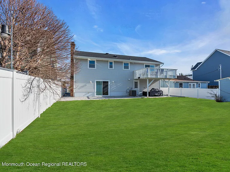 415 15th Ave — Photo 46