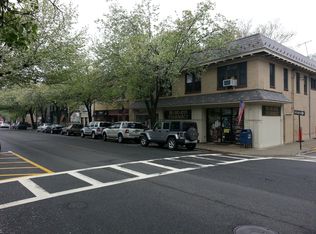 622 N Maple Ave APT 1, Ho Ho Kus, NJ 07423