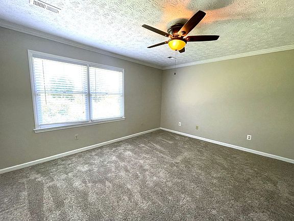 5th image of 1604 Clear Brook Dr