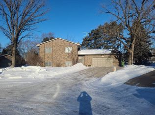 1784 Daisy Ct, New Brighton, MN 55112