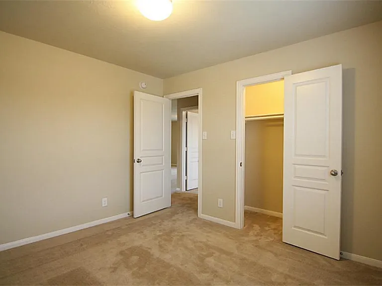 18206 Canary Bluff Ln — Photo 18