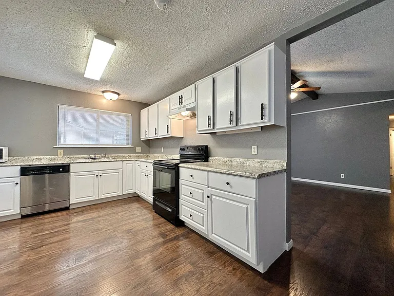 2108 Acron Dr — Photo 8