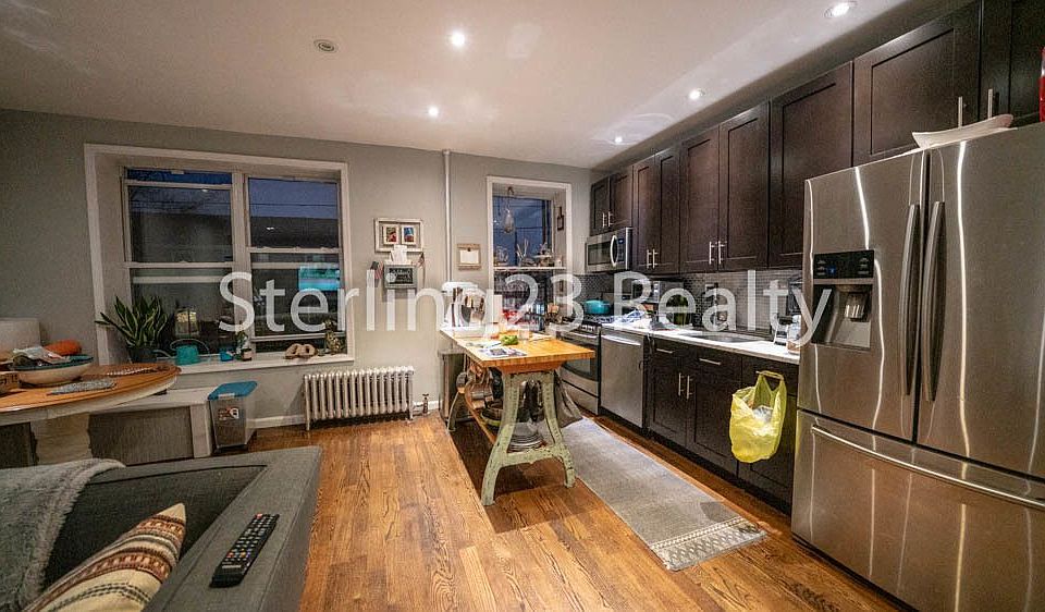 1st image of 2819 23rd Ave #2