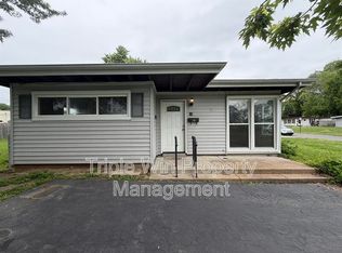 10 Saint Celeste Dr, Florissant, MO 63031