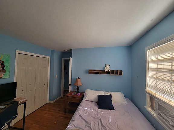 smaller bedroom