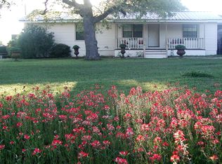126 River Oaks Dr, Cedar Creek, TX 78612