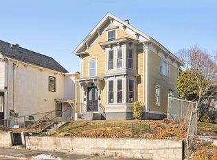 15 Varney St, Lowell, MA 01854