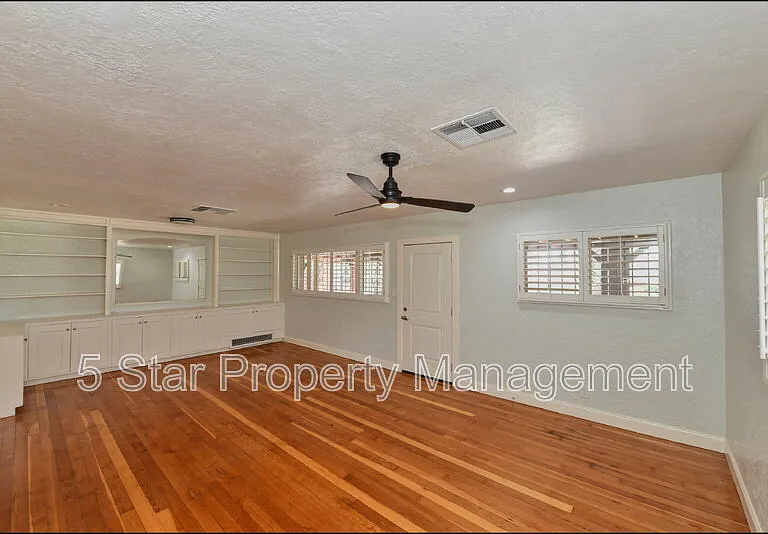 3030 Aurora Ave — Photo 14