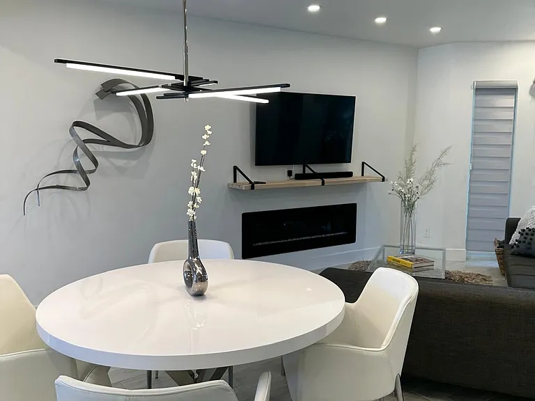 350 Thunderbird Dr #14 — Photo 7
