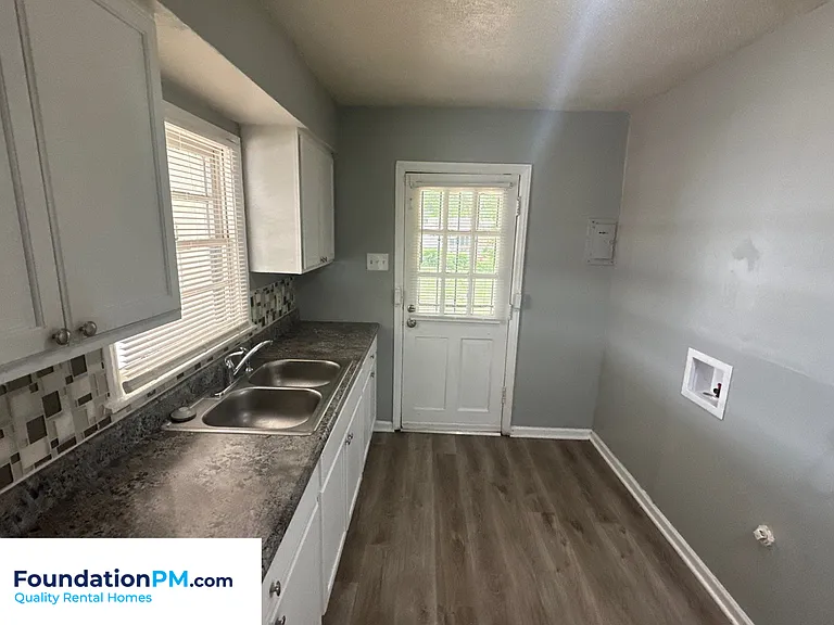 3076 Signal St — Photo 4