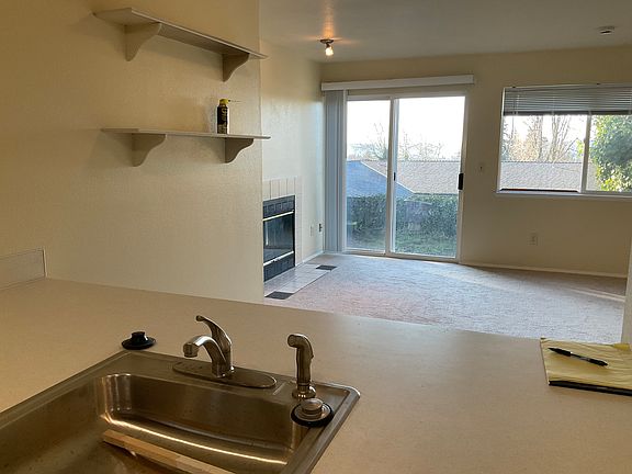 5th image of 24007 26th Ave S APT B